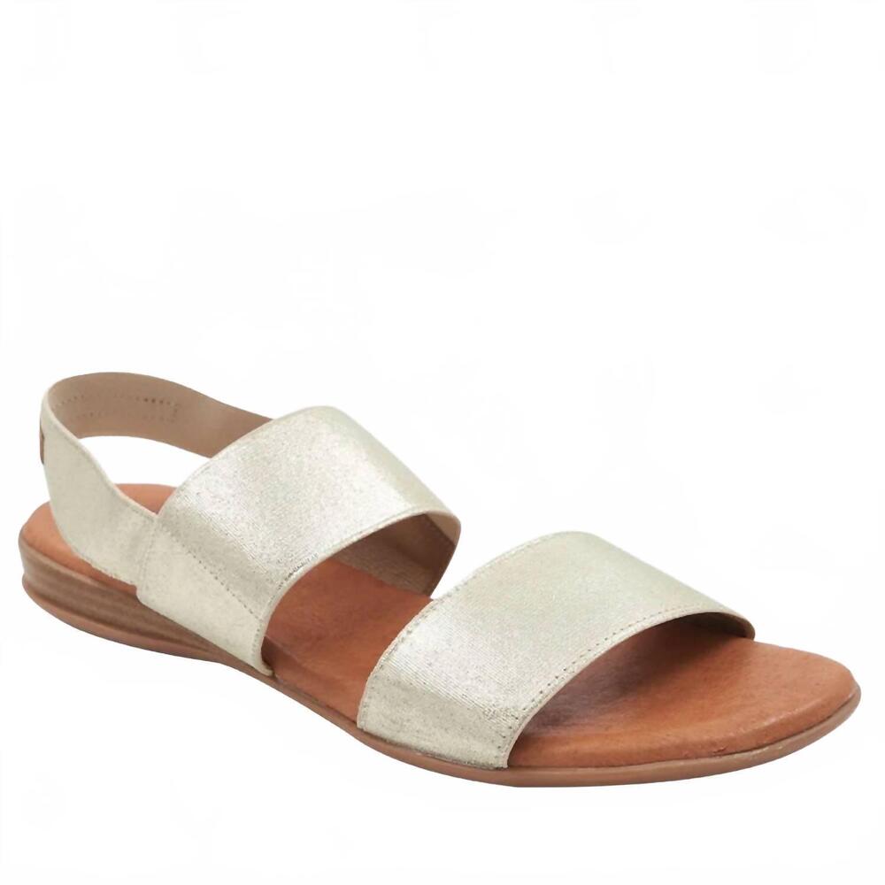 NEW ANDRE ASSOUS women's nigella metallic featherweights sandals in platino